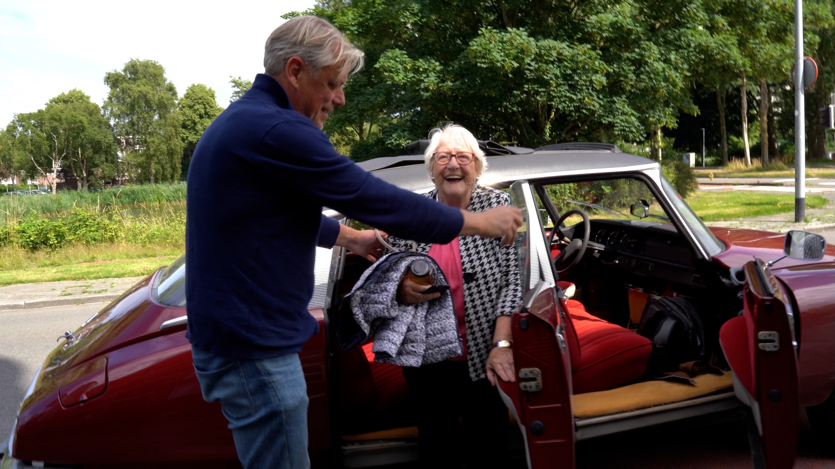 Mother's Day Gift: Treat Your Mum to an Unforgettable Ride in a Classic Car